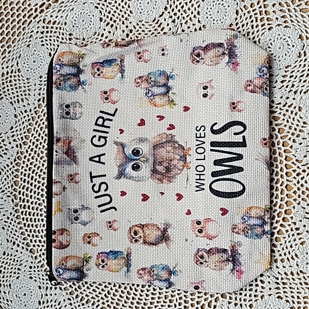 Bag with owls and Just a girl who loves Owls. With zipper fabric. New